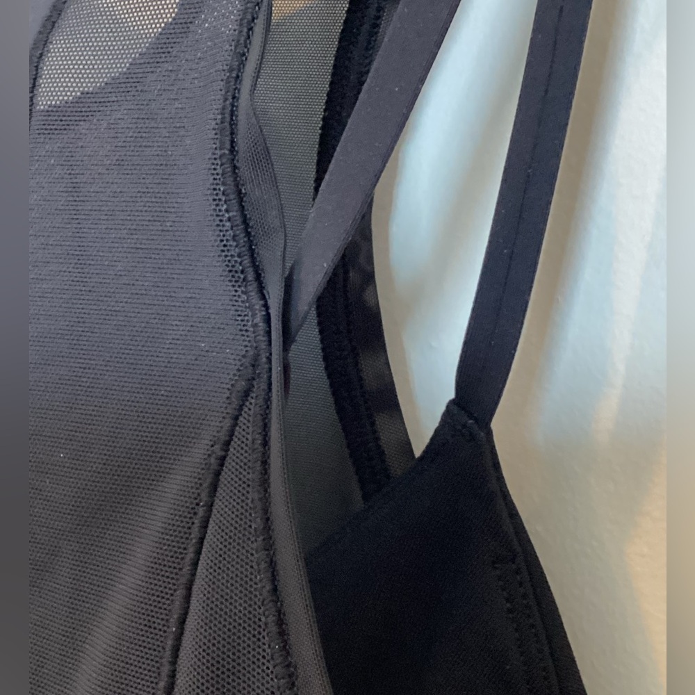 Lululemon Sports Bra w Black Sheer Tank Top Overlay Sz 4 or 6 - Picture 7 of 7